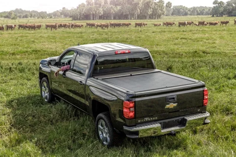 Roll-N-Lock 12-17 Dodge Ram RamBox SB 76in M-Series Retractable Tonneau Cover